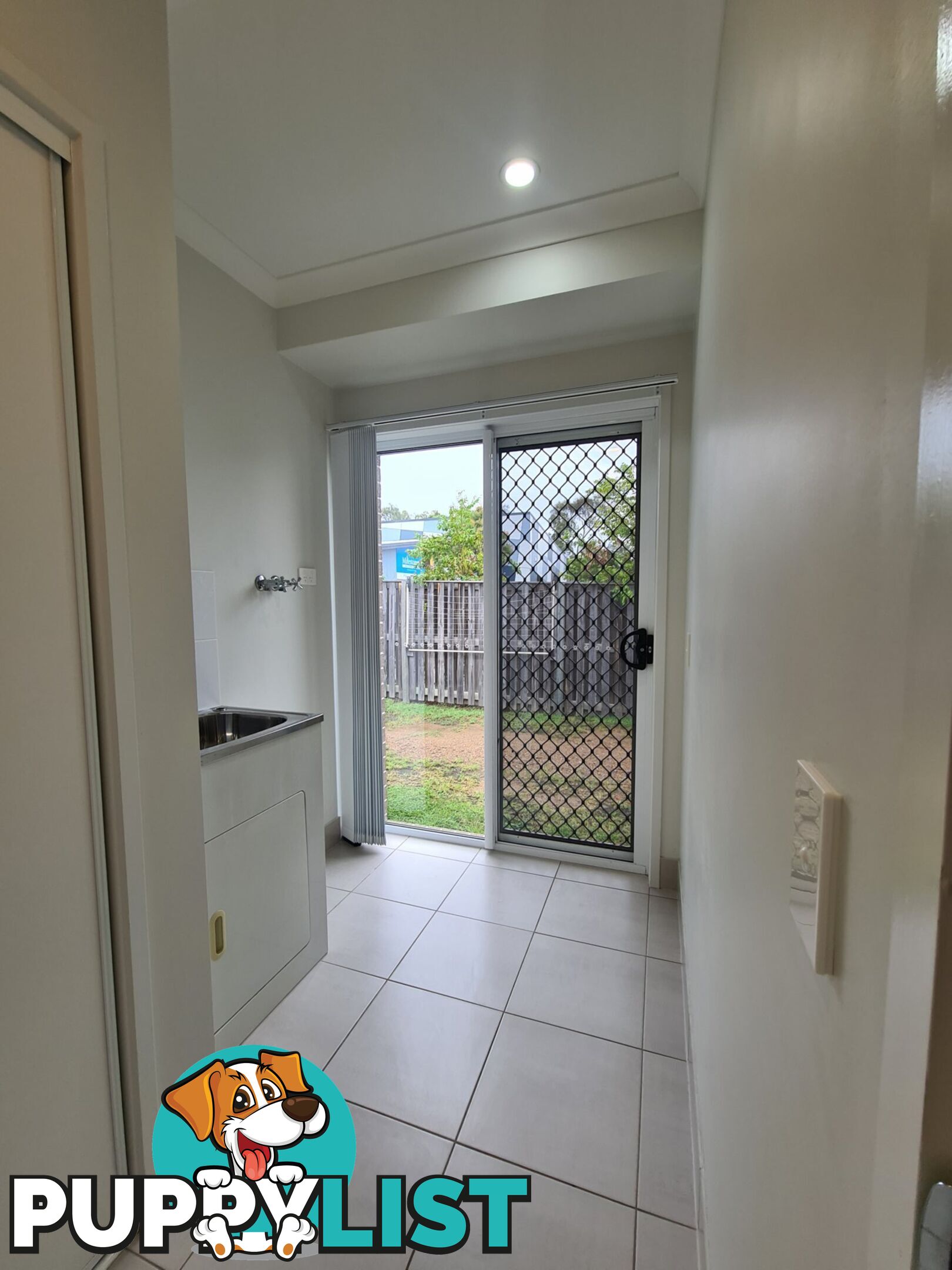 8 CORIMBA PARADE BOYNE ISLAND QLD 4680