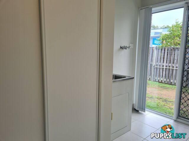 8 CORIMBA PARADE BOYNE ISLAND QLD 4680