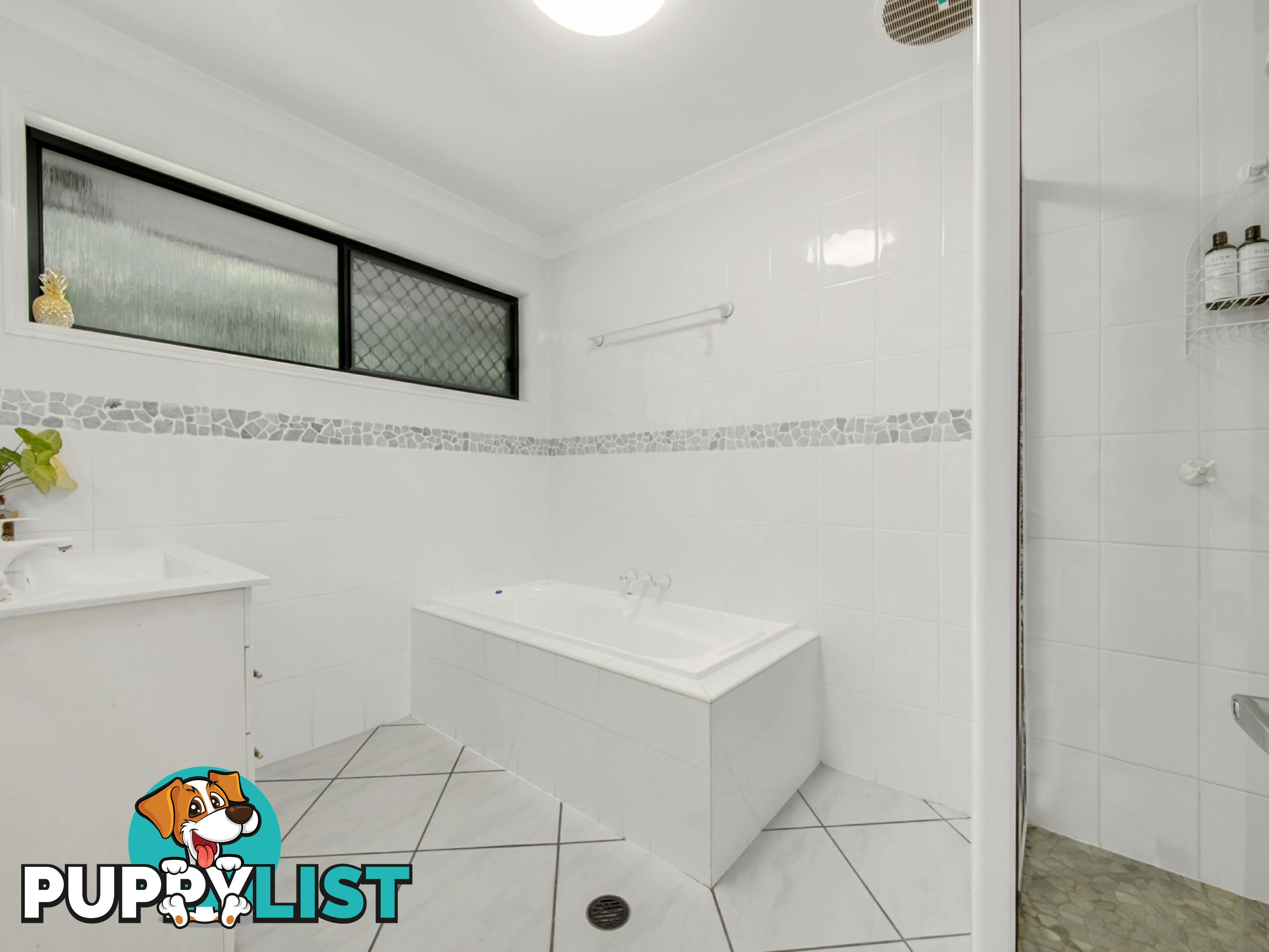 11 Ronald Crescent BENARABY QLD 4680