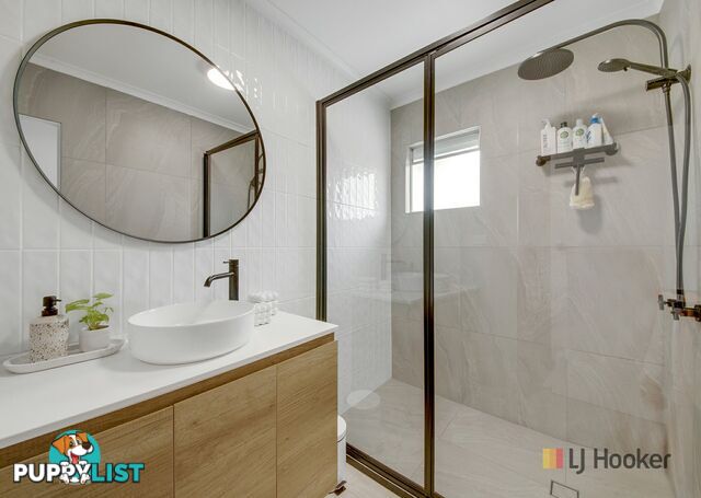 2 Arthur Street BOYNE ISLAND QLD 4680