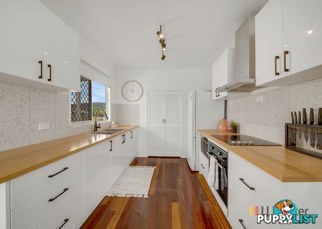 2 Arthur Street BOYNE ISLAND QLD 4680