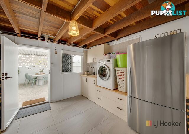 2 Arthur Street BOYNE ISLAND QLD 4680
