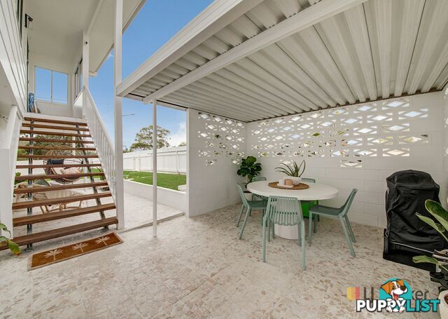 2 Arthur Street BOYNE ISLAND QLD 4680