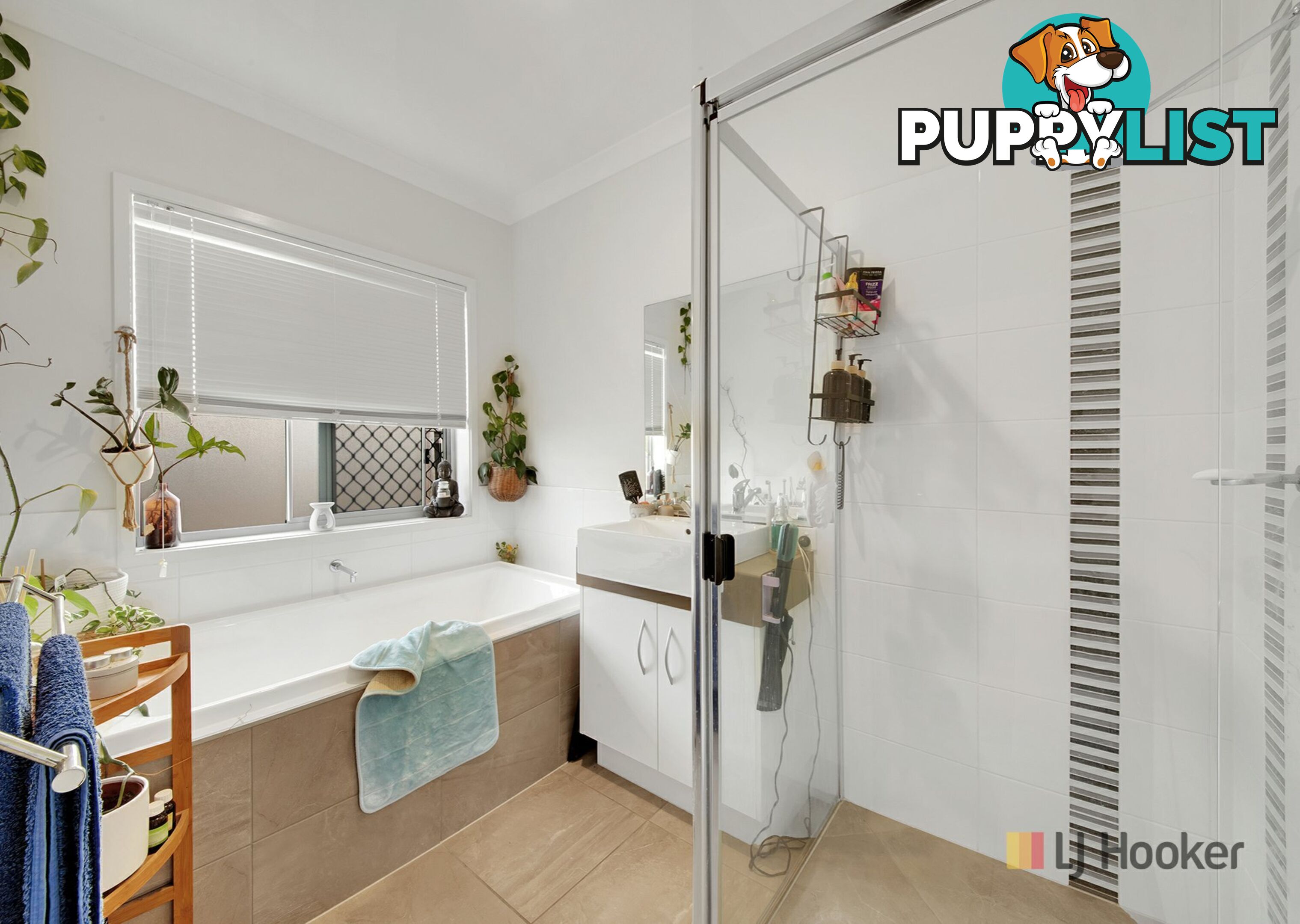 6 Wabby Street BOYNE ISLAND QLD 4680