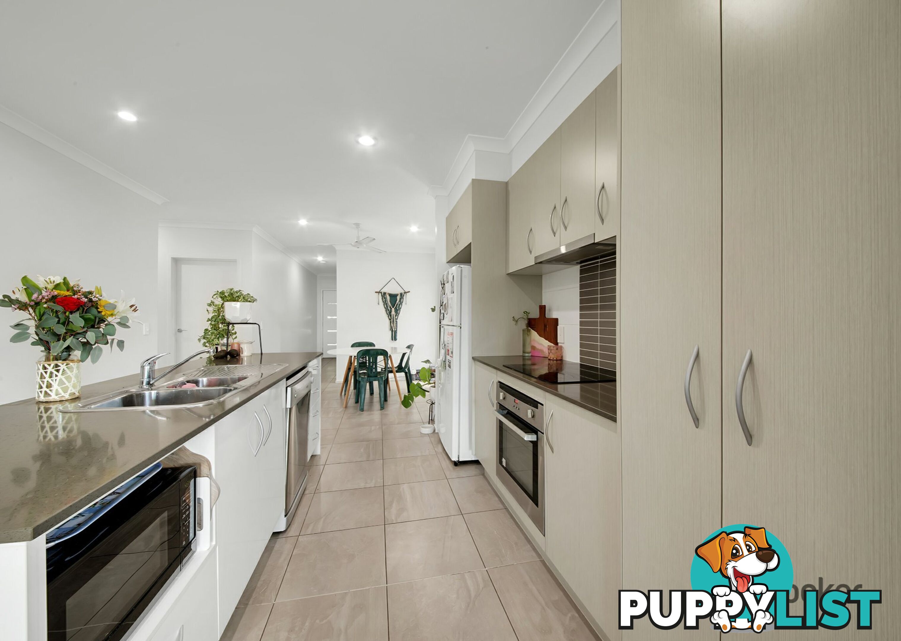 6 Wabby Street BOYNE ISLAND QLD 4680