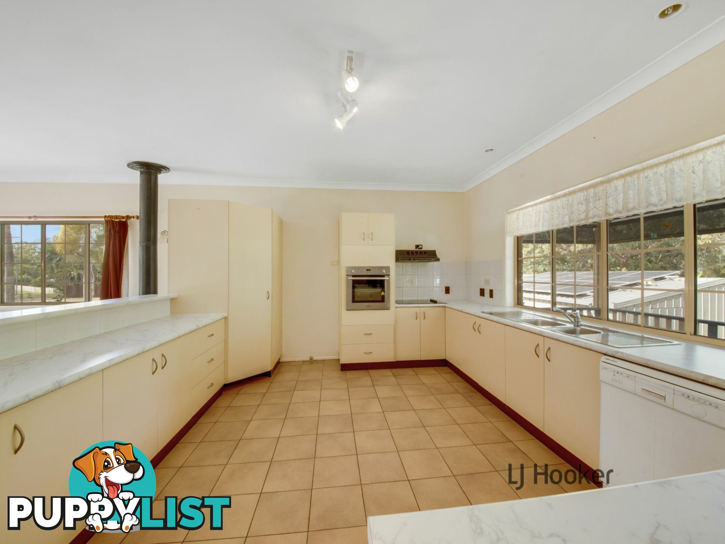 15 Panorama Circuit BENARABY QLD 4680