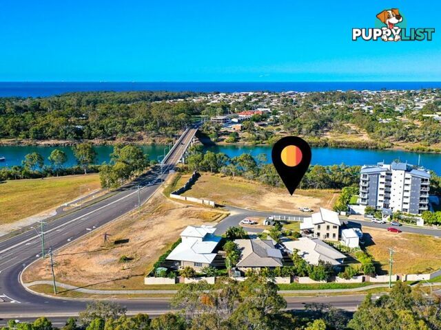 4 The Promenade BOYNE ISLAND QLD 4680