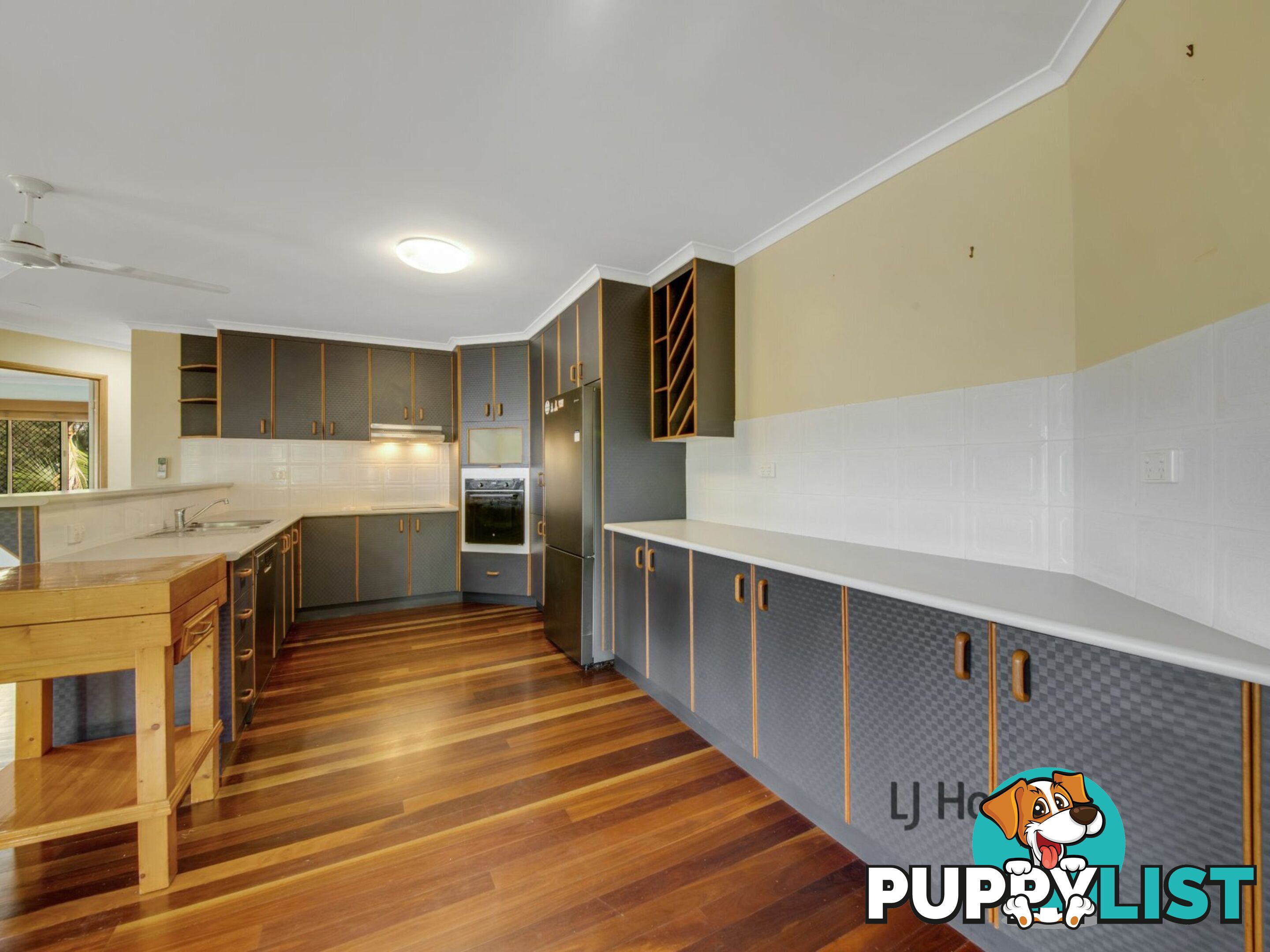 8 School Street TANNUM SANDS QLD 4680