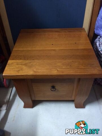 Wanted: Very beautiful lamp or coffee table with 1 draw