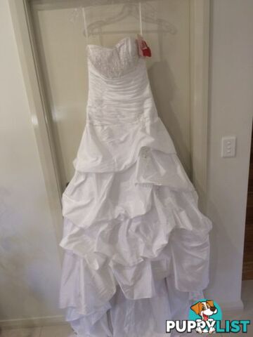 Beautiful bride wedding dress