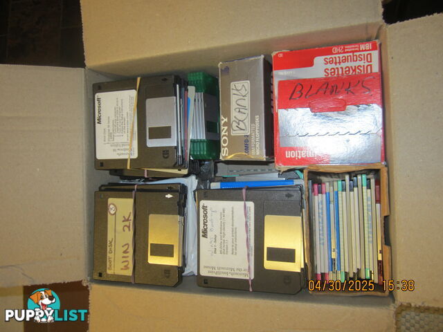 VINTAGE computer floppy disks, MS-DOS, 3,1, WIN-NT, WIN-95 WIN-98 WIN-2K