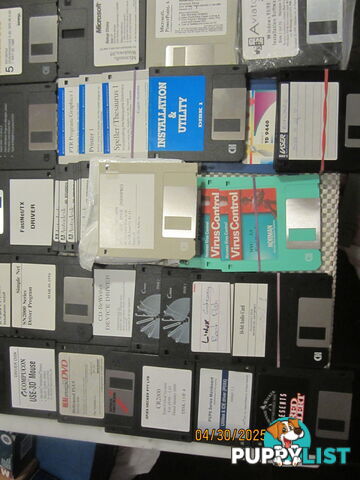 VINTAGE computer floppy disks, MS-DOS, 3,1, WIN-NT, WIN-95 WIN-98 WIN-2K