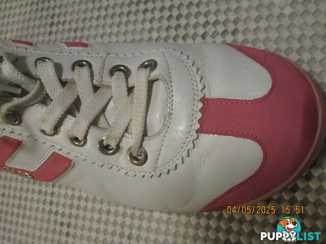 Cesare Paciotti 4US Women’s medium sized ankle Boots size39  white/pink genuine Italian leather,