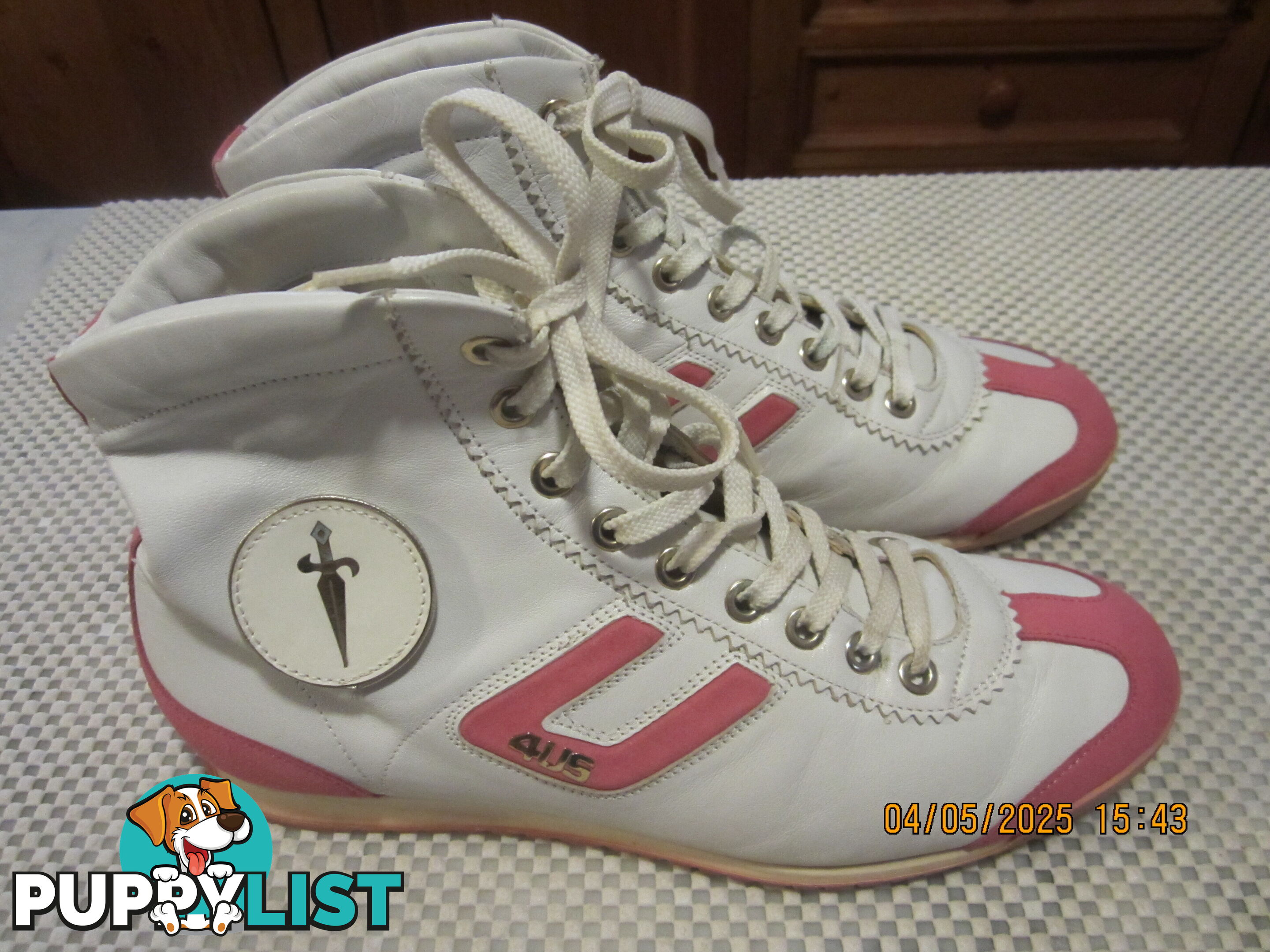 Cesare Paciotti 4US Women’s medium sized ankle Boots size39  white/pink genuine Italian leather,