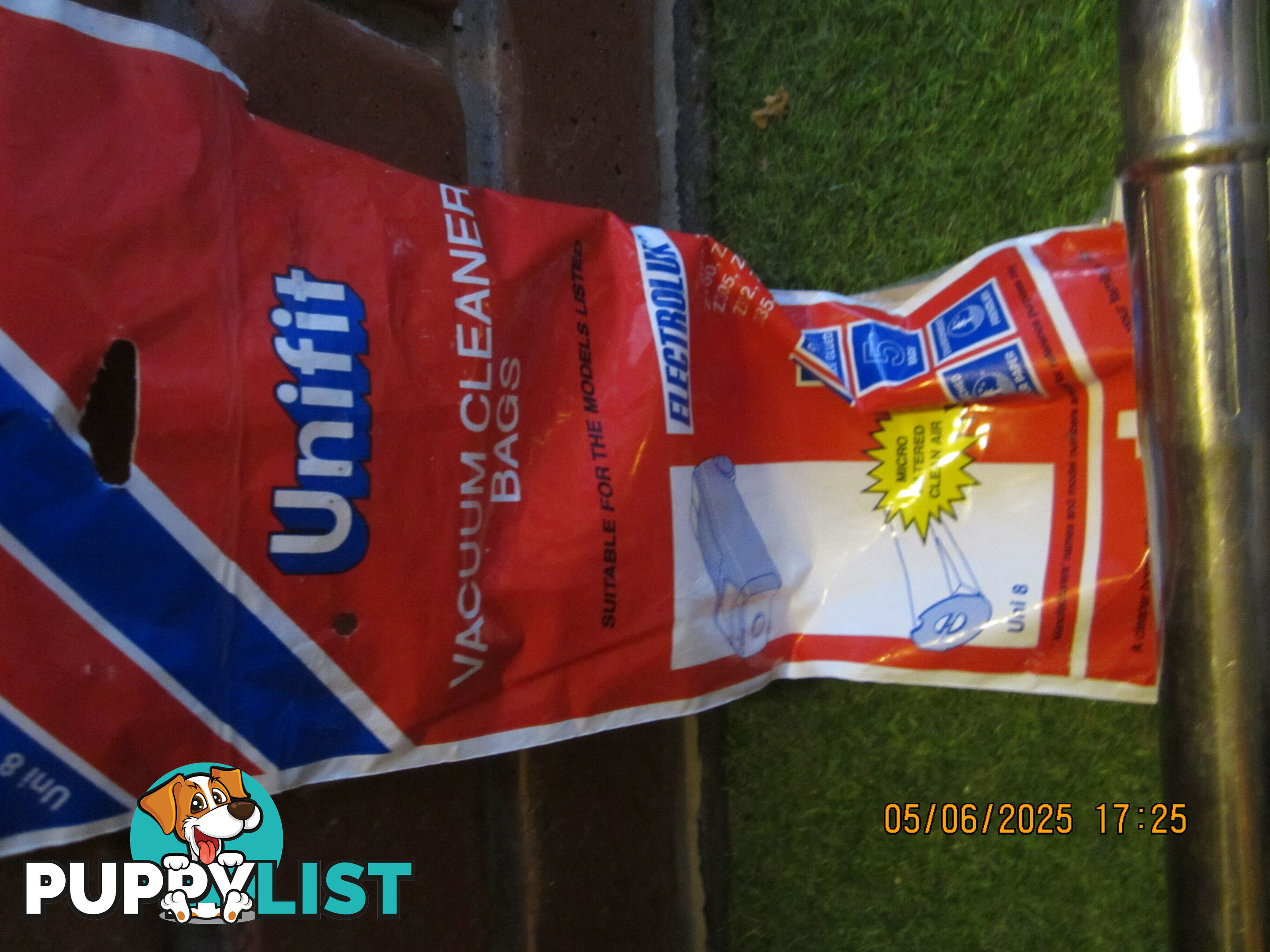 vintage Barrel-style Electrolux vacuum cleaner 1950-60. with cream coloured hose,