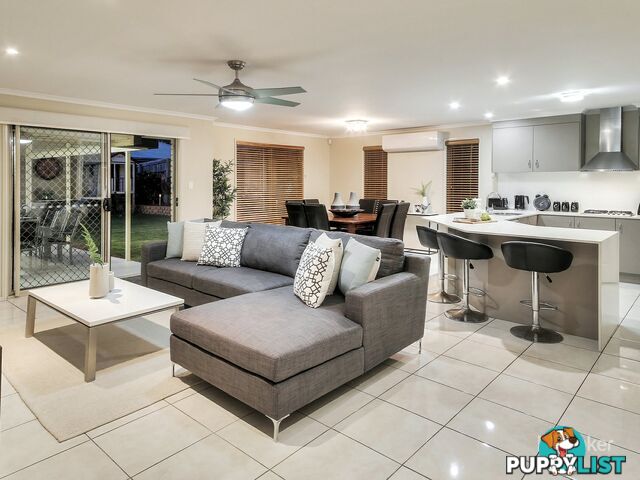 137 Wallum Drive PARKINSON QLD 4115