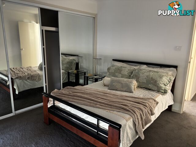 BEAUTIFUL METAL AND WOODEN DOUBLE BED