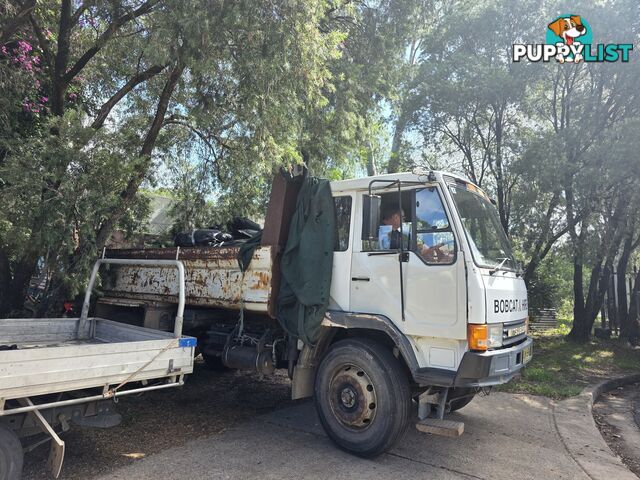 1991 Mitsubishi FM 557 Tipper Truck