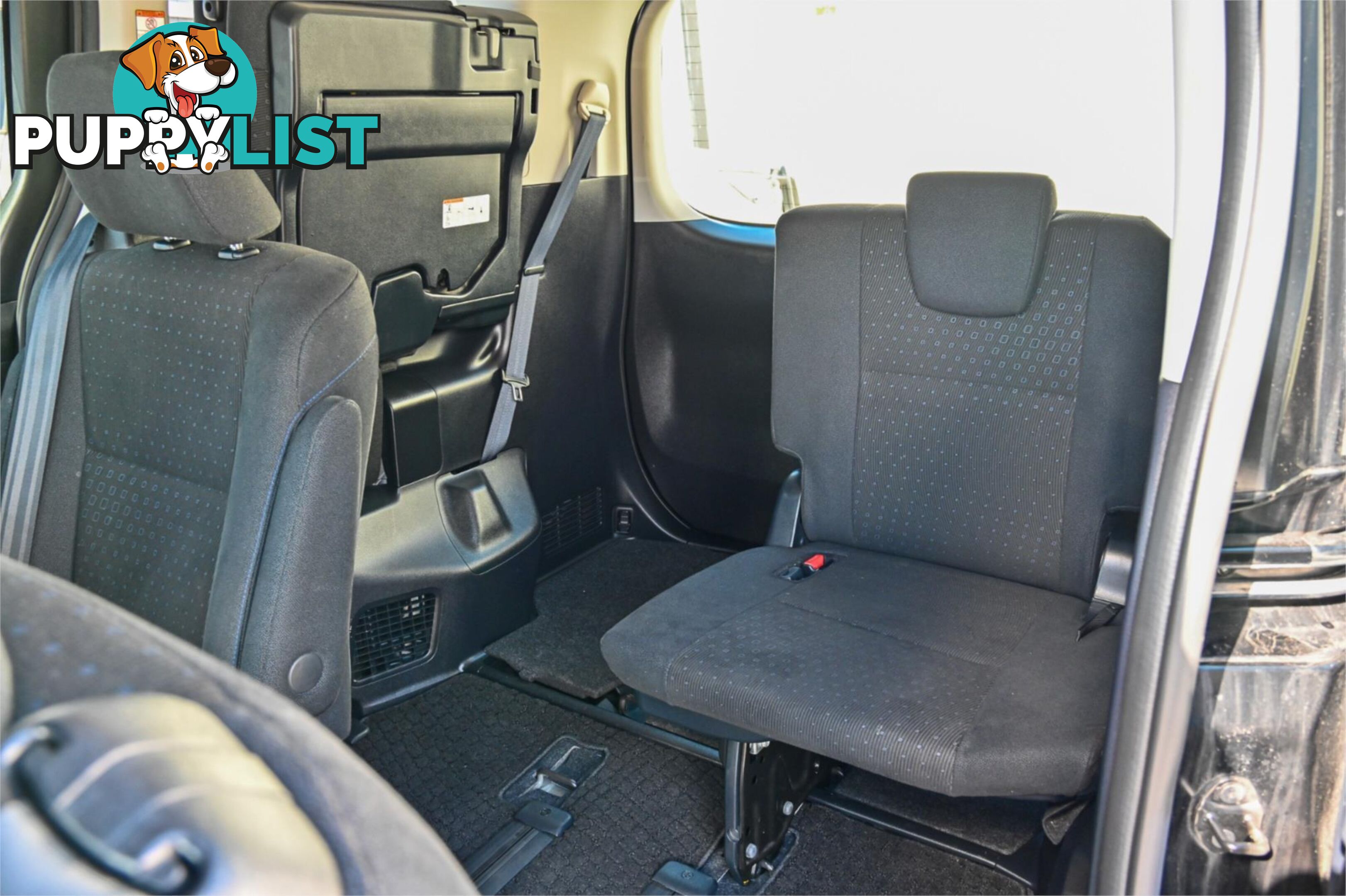 2014 TOYOTA VOXY   PEOPLE MOVER