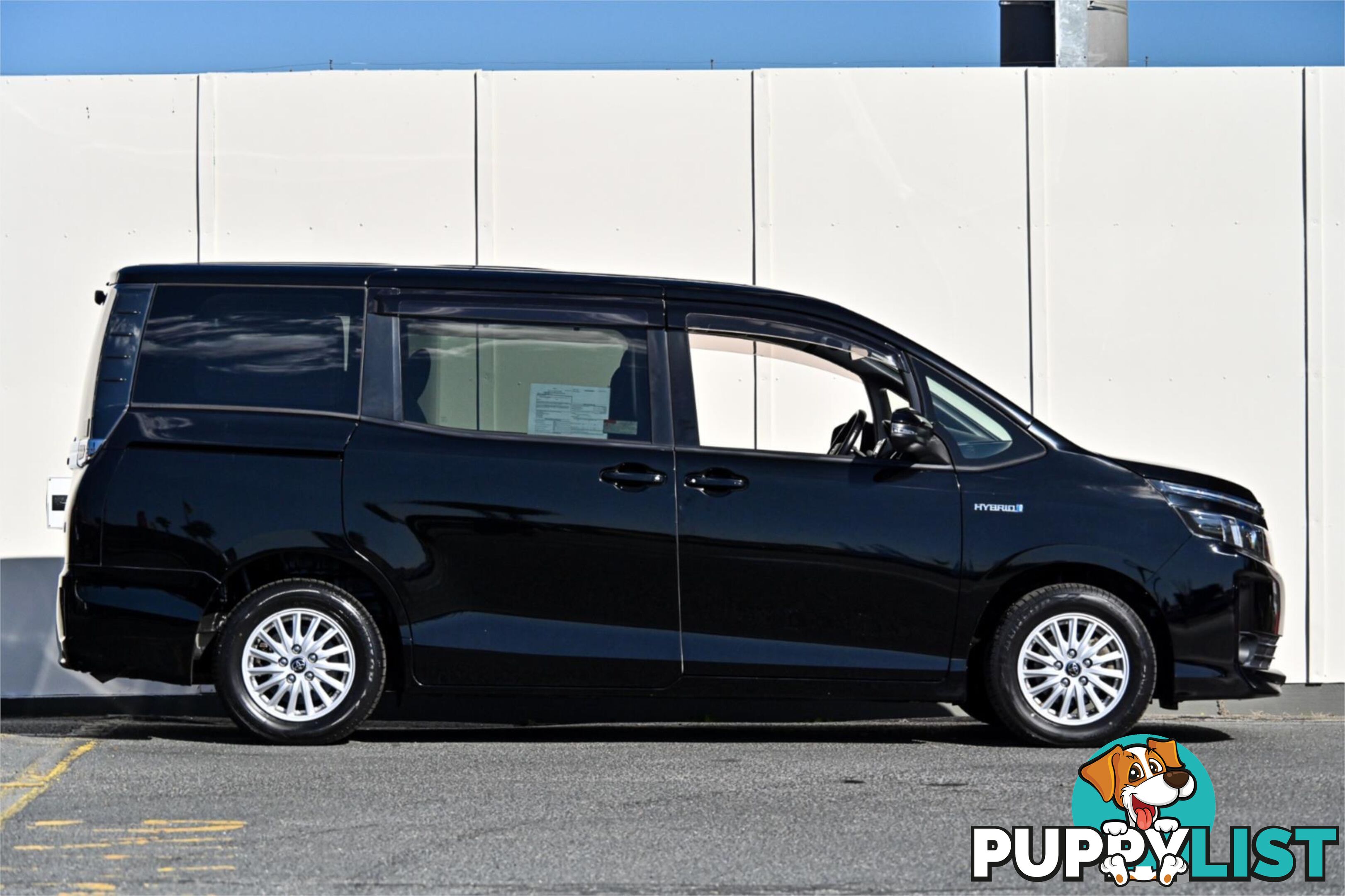 2014 TOYOTA VOXY   PEOPLE MOVER