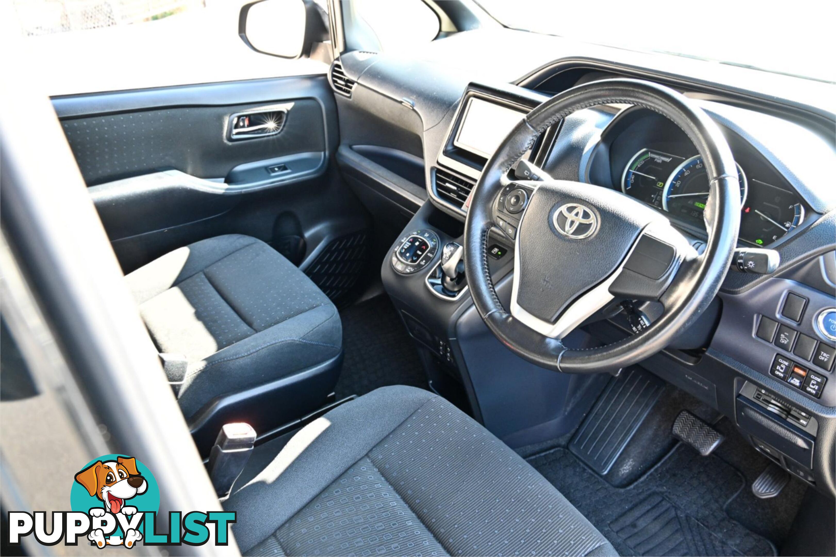 2014 TOYOTA VOXY   PEOPLE MOVER
