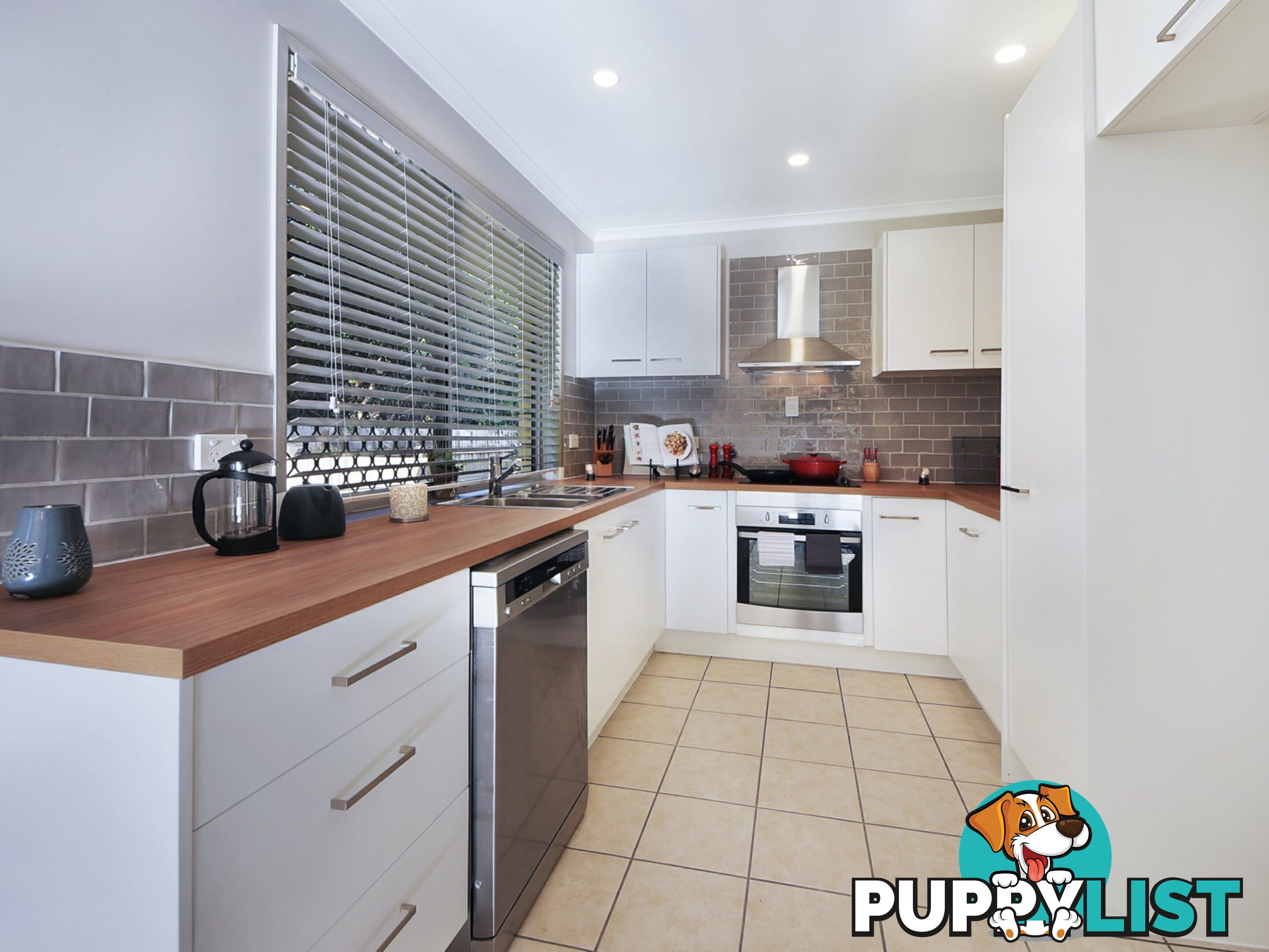 1/143 Northcote Street BRIGHTON QLD 4017