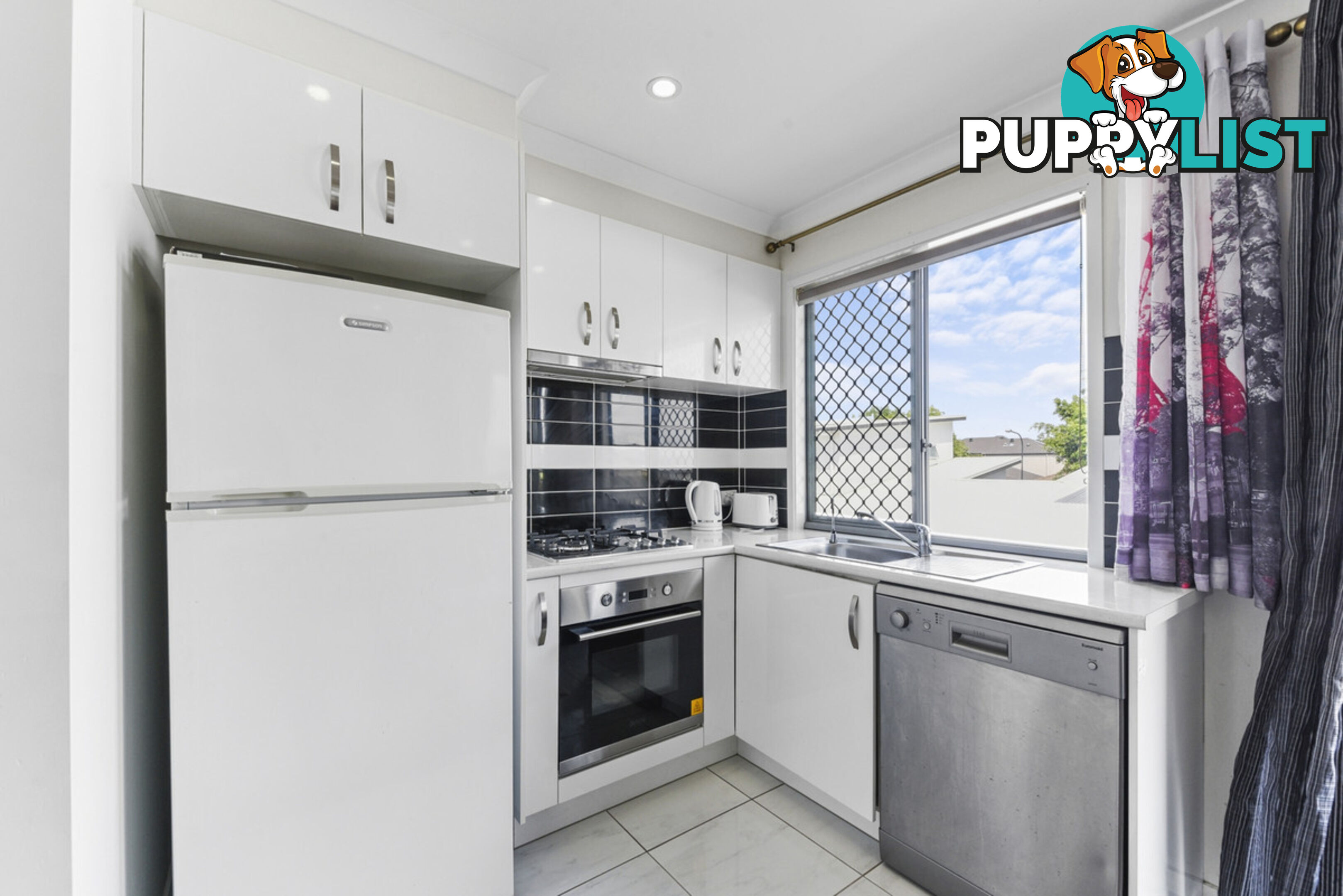 15 Broadwater Lane FITZGIBBON QLD 4018