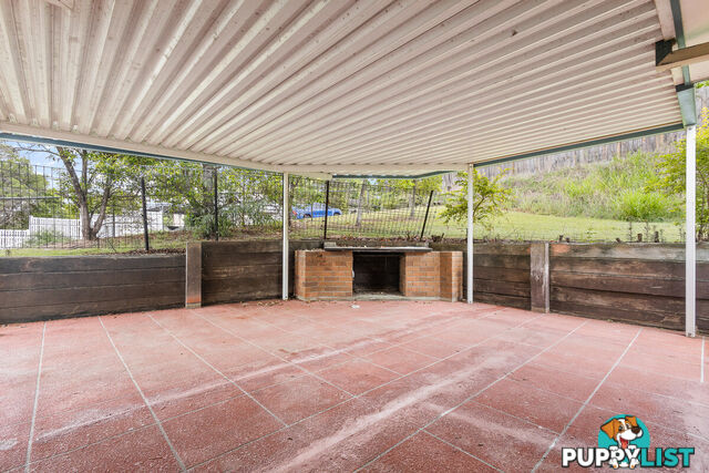 2 Neranda Court HOLLAND PARK QLD 4121