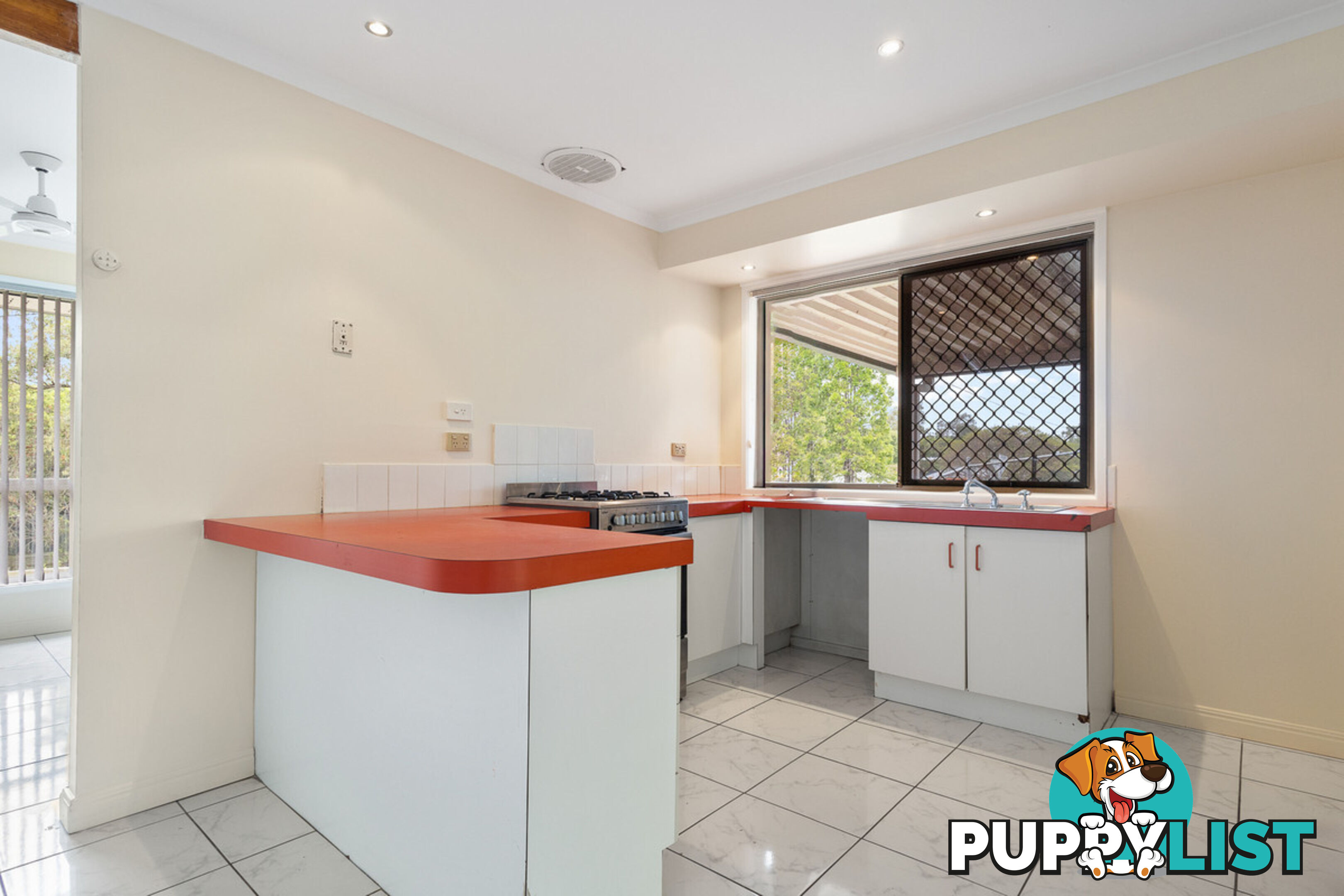 2 Neranda Court HOLLAND PARK QLD 4121