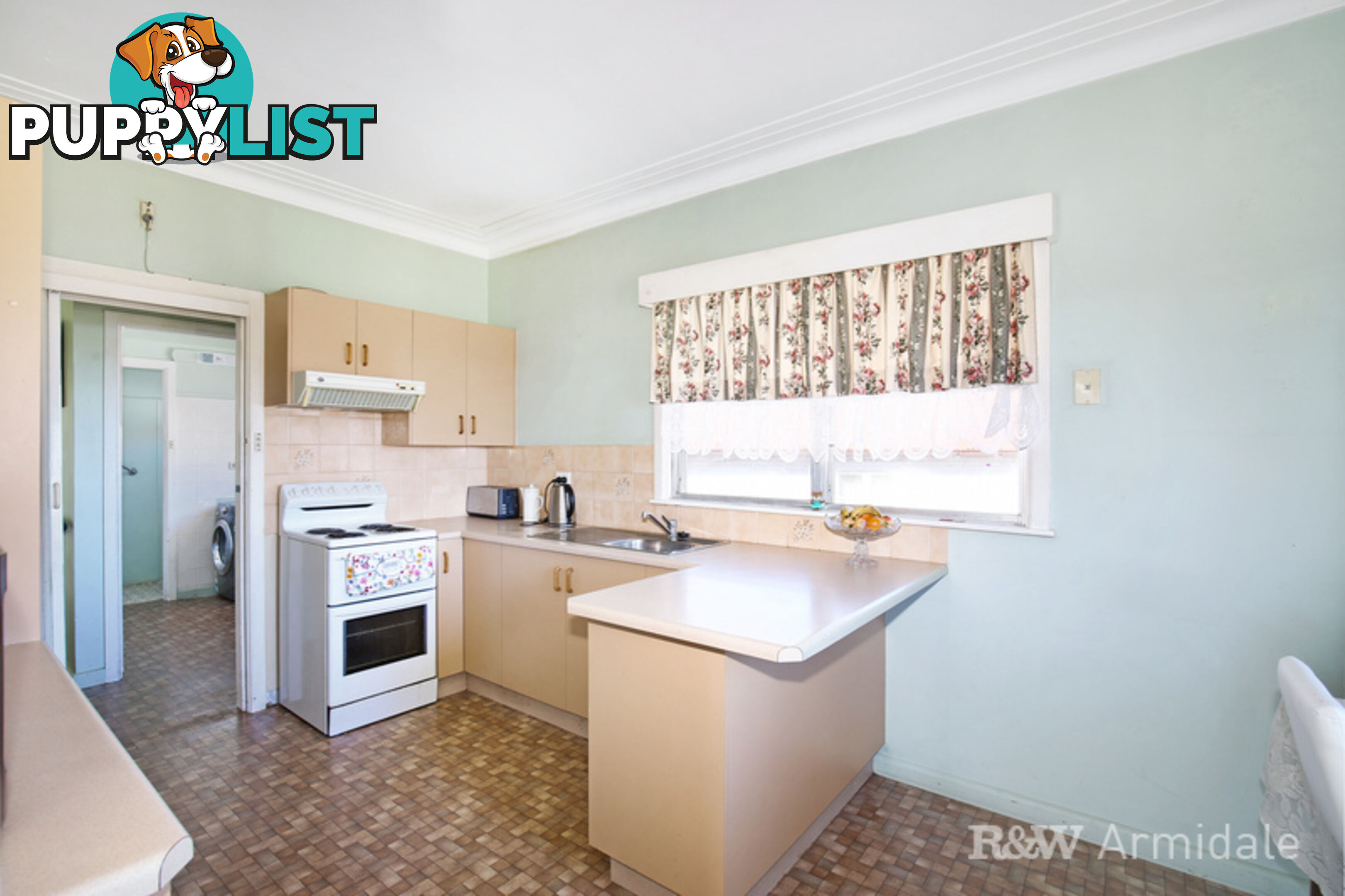 16 King Street URALLA NSW 2358