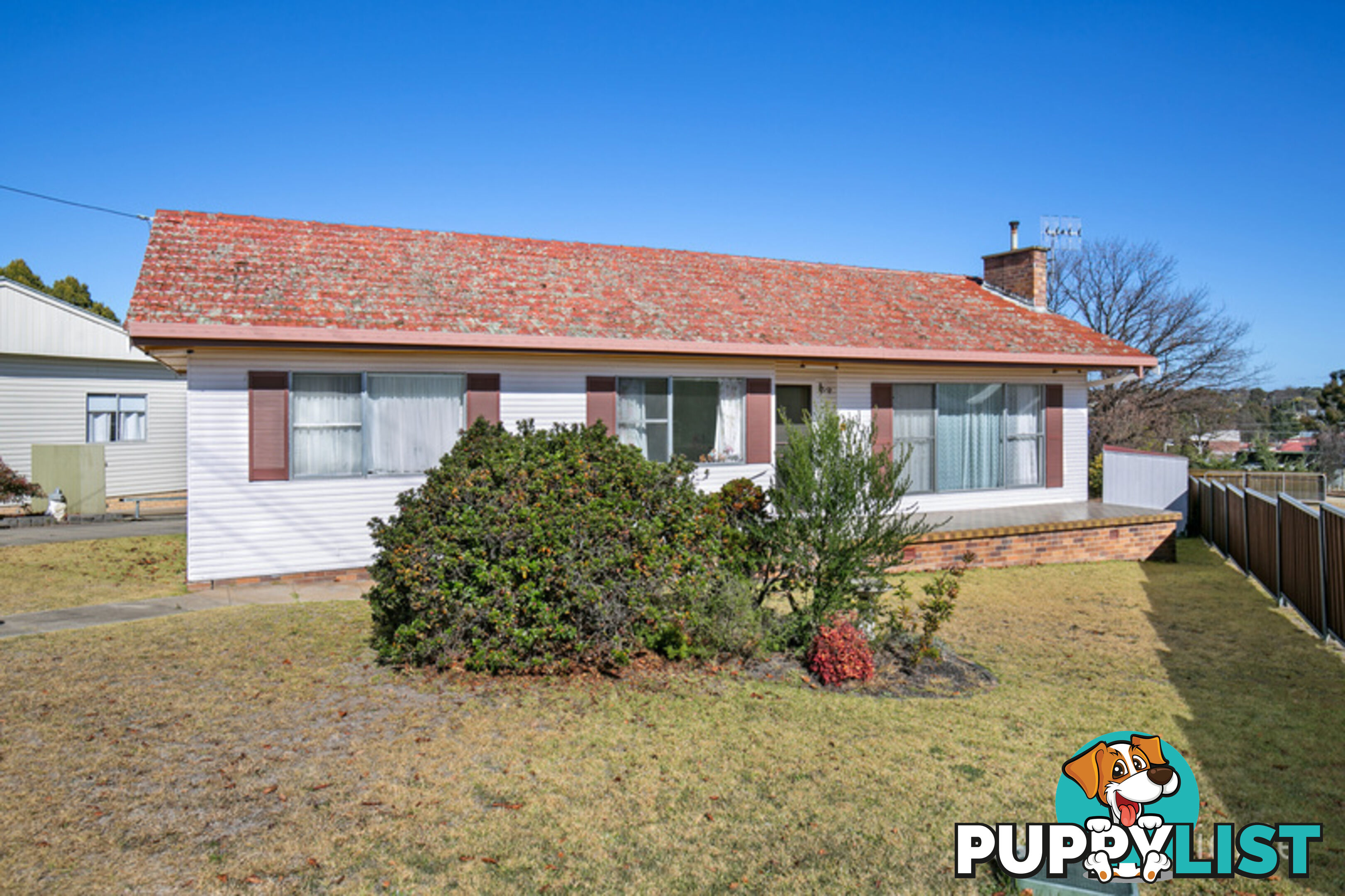 16 King Street URALLA NSW 2358