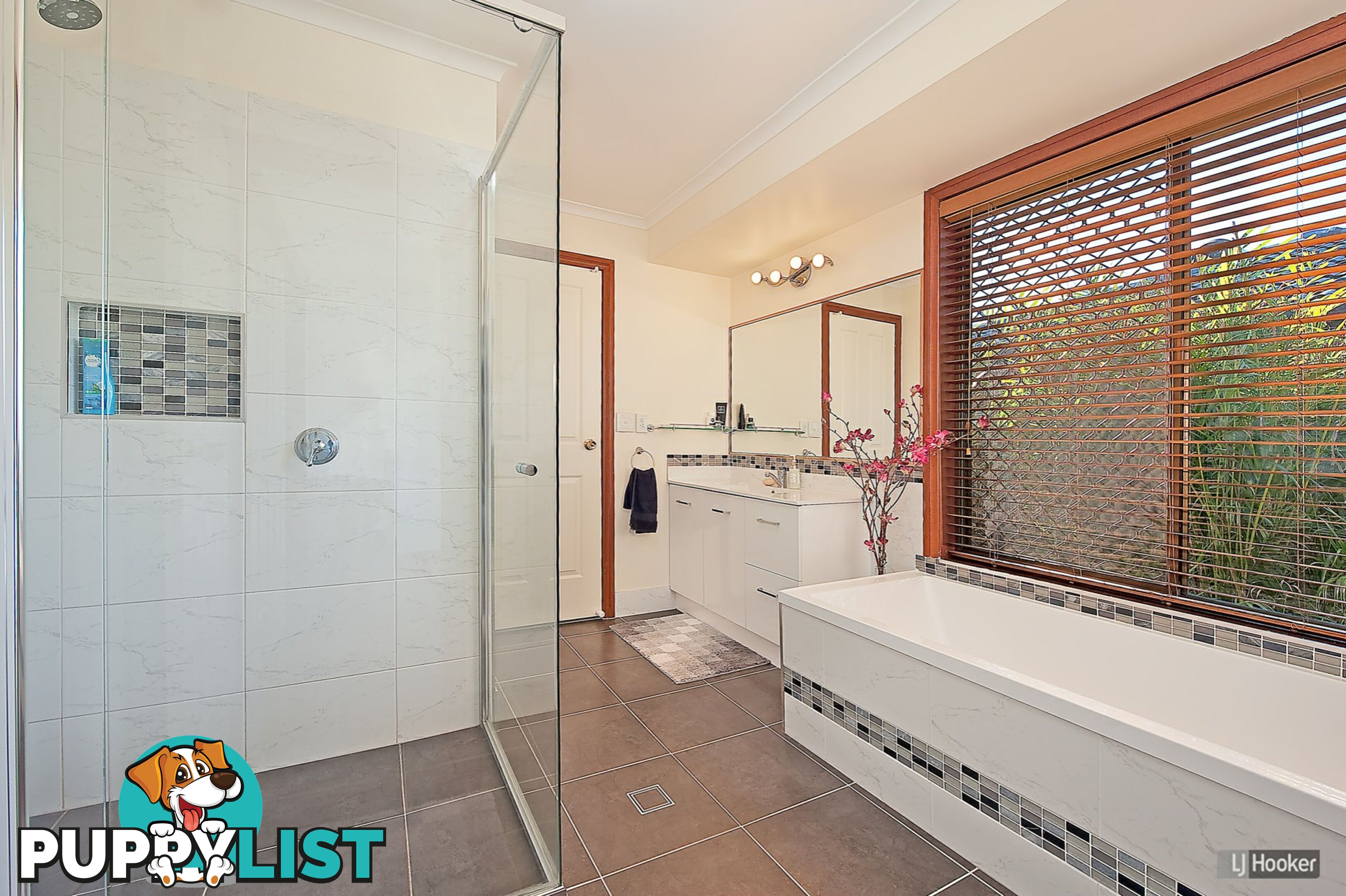 5 Tuffley Court KALLANGUR QLD 4503