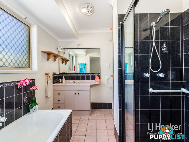 33 Crestwood Avenue MORAYFIELD QLD 4506