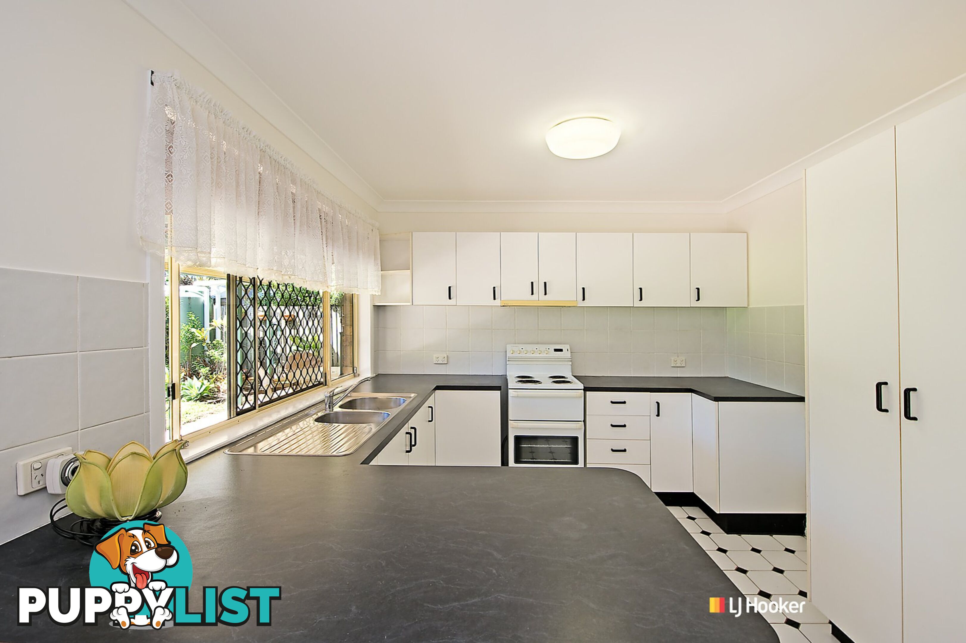 4 Tallowwood Court KALLANGUR QLD 4503