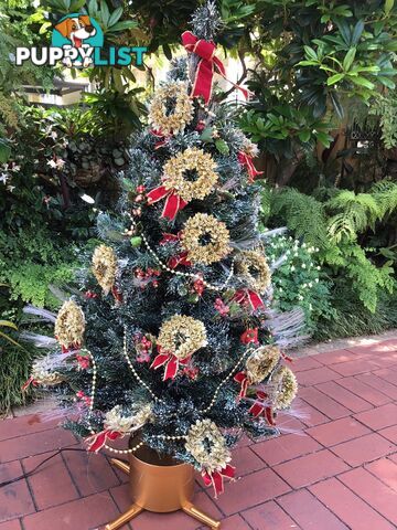 XMAS TREE WITH BUILD-IN FIBRR OPTIC LIGHTS. Instantly ready for XMAS