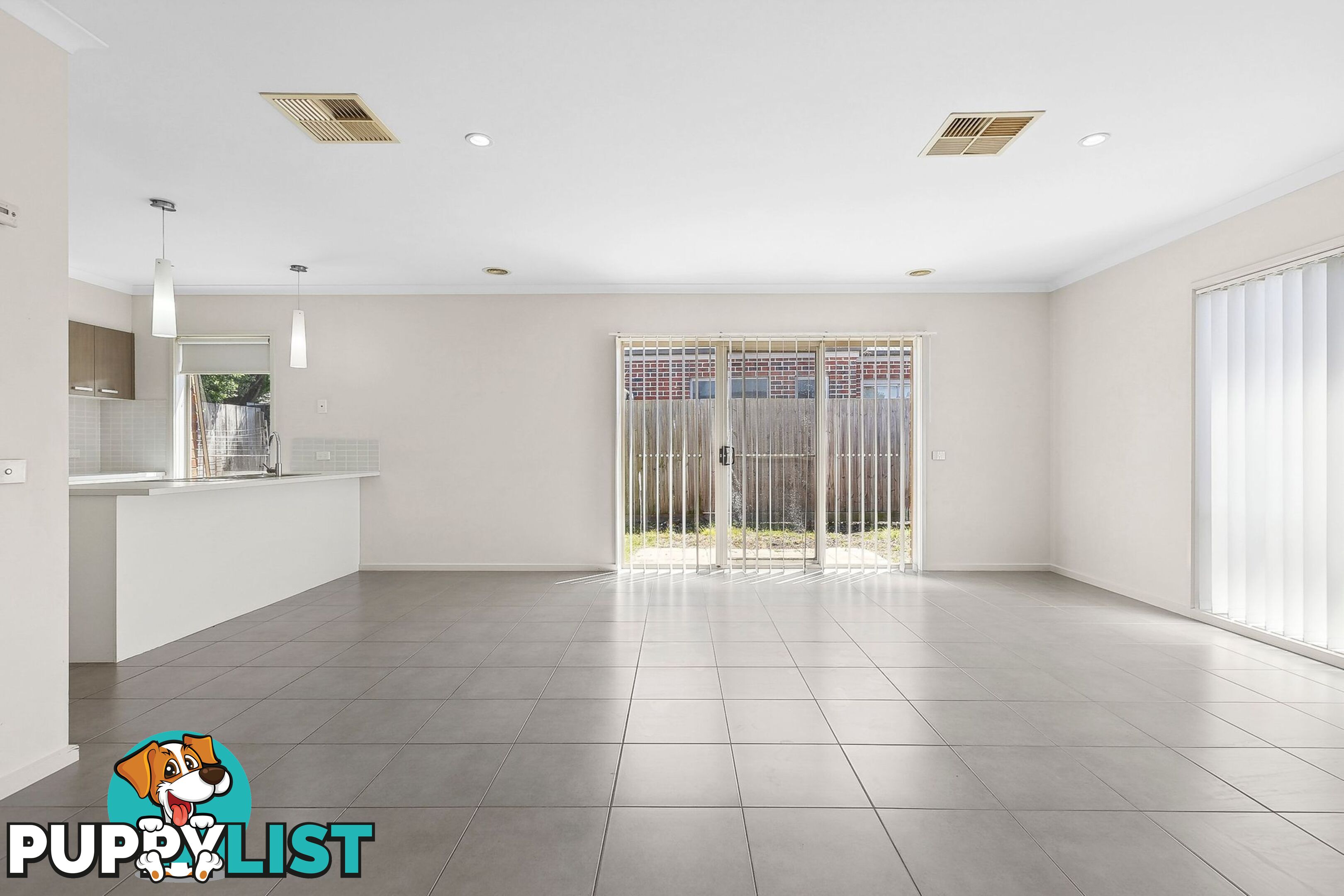 1 8 Grand Central Boulevard PAKENHAM VIC 3810