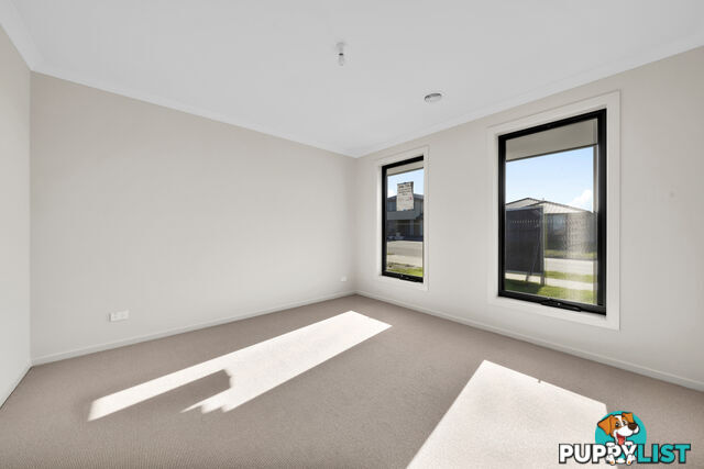 16 Tartan Drive CLYDE NORTH VIC 3978