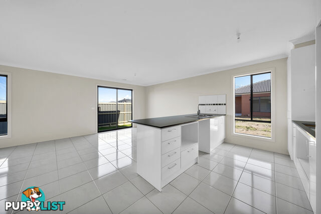 16 Tartan Drive CLYDE NORTH VIC 3978