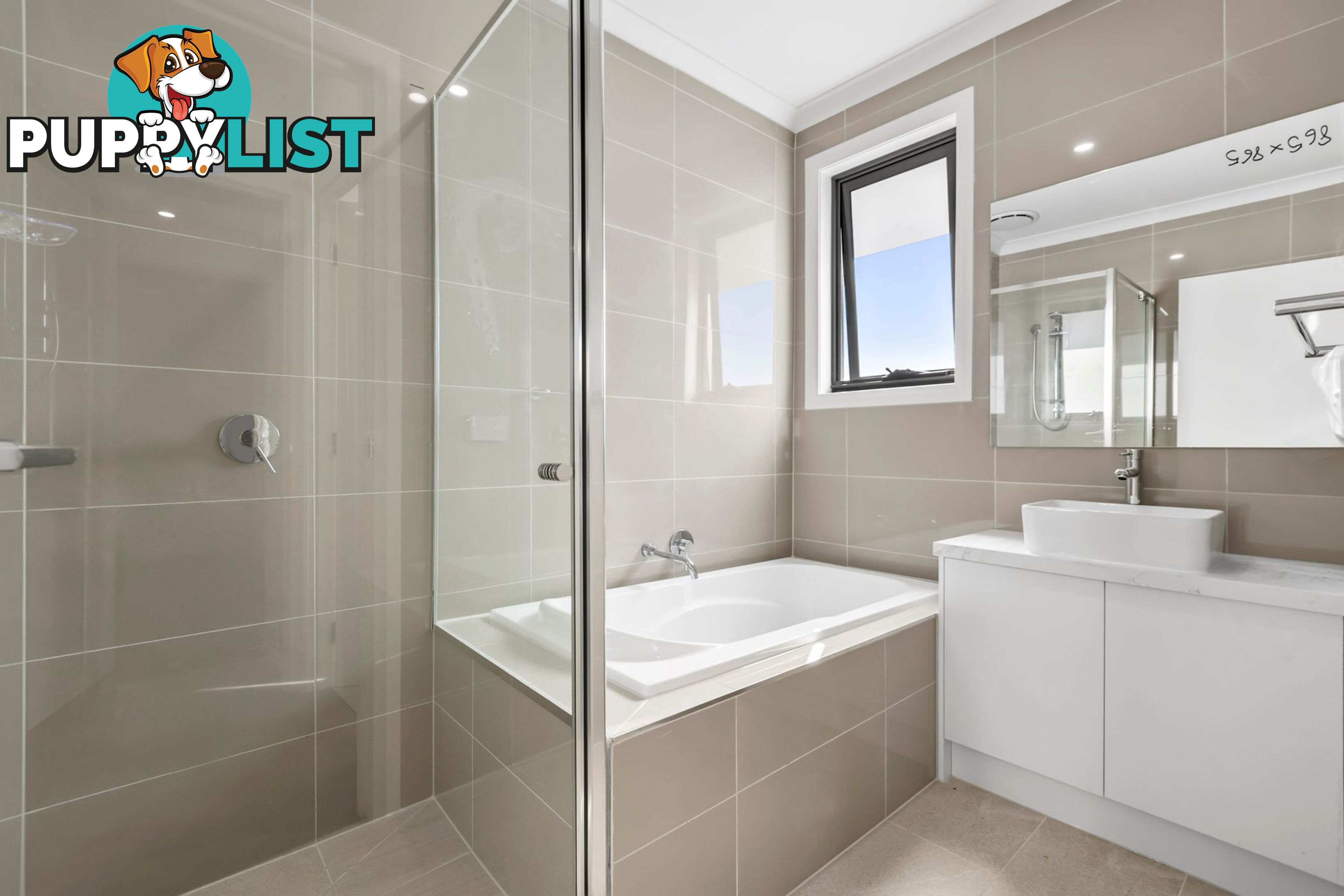 23C Oaktree Drive HAMPTON PARK VIC 3976