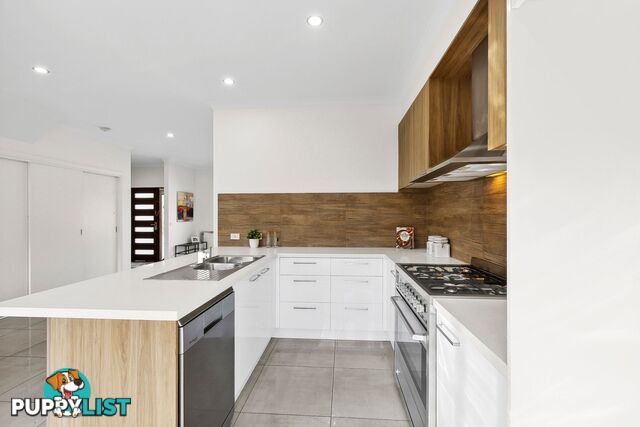 4 13-15 Henry Street PAKENHAM VIC 3810