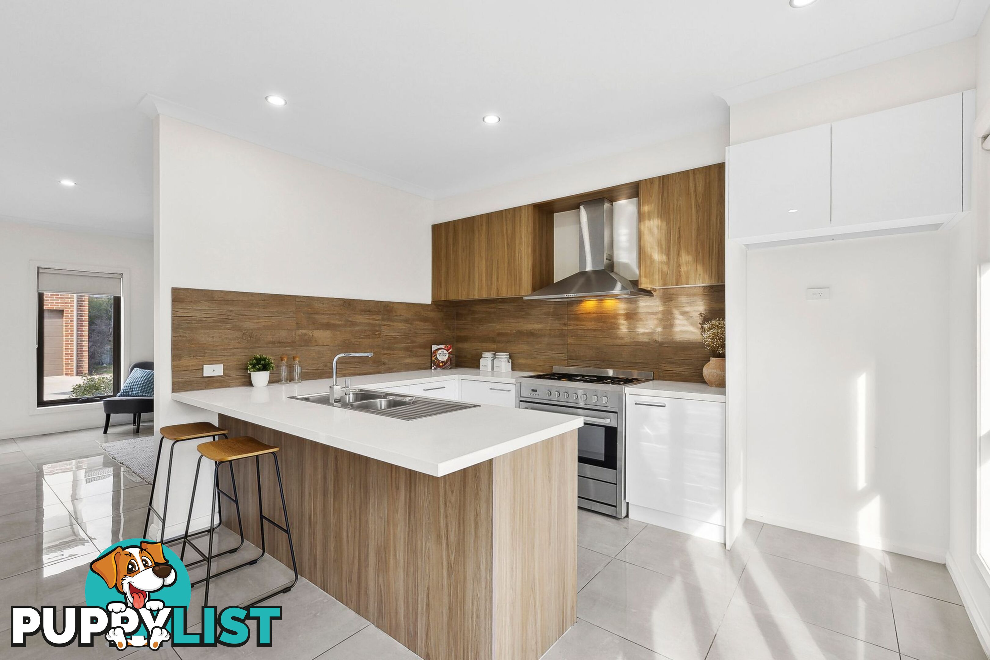 4 13-15 Henry Street PAKENHAM VIC 3810