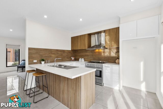 4 13-15 Henry Street PAKENHAM VIC 3810