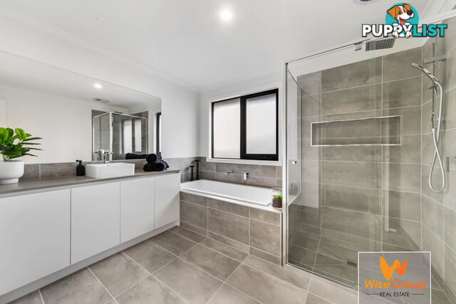 30 Rhynhurst Street CLYDE NORTH VIC 3978