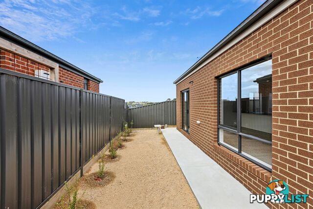 5 Valberg Way PAKENHAM VIC 3810