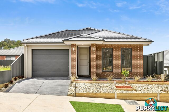 5 Valberg Way PAKENHAM VIC 3810