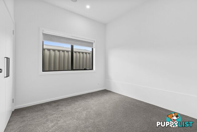 33 Dangelo Avenue OFFICER VIC 3809