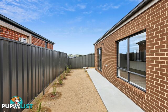 5 Valberg Way PAKENHAM VIC 3810