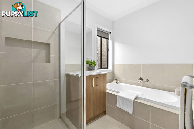 16 Tartan Drive CLYDE NORTH VIC 3978