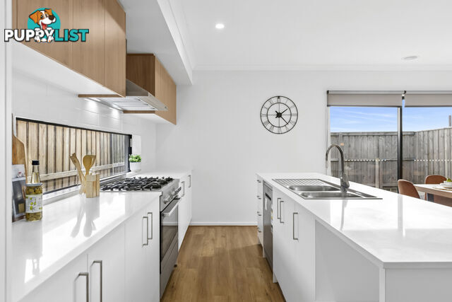 16 Tartan Drive CLYDE NORTH VIC 3978