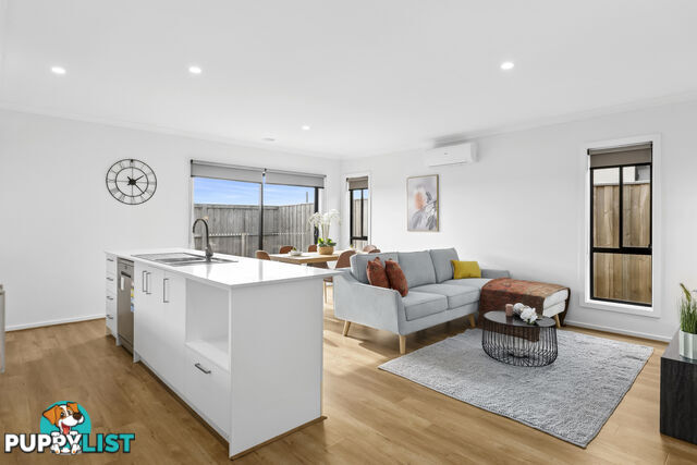 16 Tartan Drive CLYDE NORTH VIC 3978
